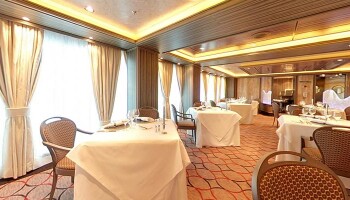 1549560762.3796_r823_p&o Azura_dining_Seventeen.jpg